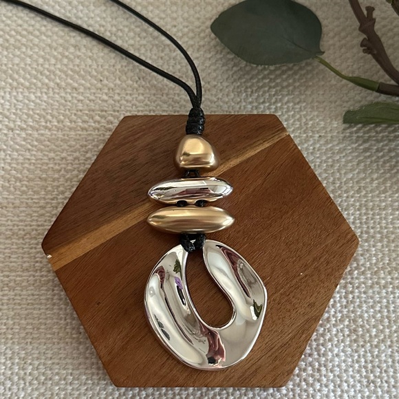 CHICO’S Adjustable Mixed Metals Pendant Necklace • Gold Silver • Shiny Metallic - Picture 3 of 14